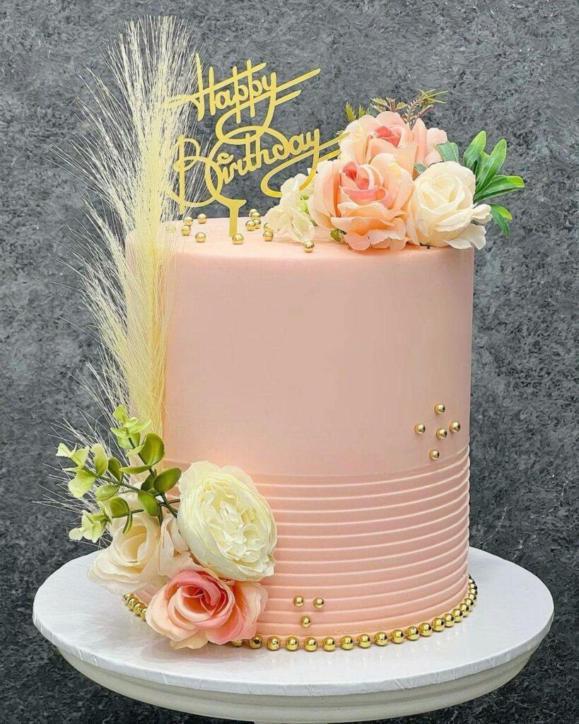 Customized Cakes vs Ready-Made Cakes