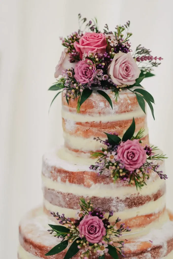 delecious cake own flavour with Customized Cakes vs Ready-Made Cakes